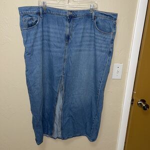 1494. Old Navy Mid Rise Denim Midi Skirt Size 22